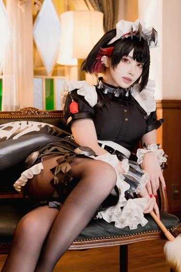 COSPLAY图赏：大马正妹COS《星铁》卡夫卡 内衣御姐成熟好身材